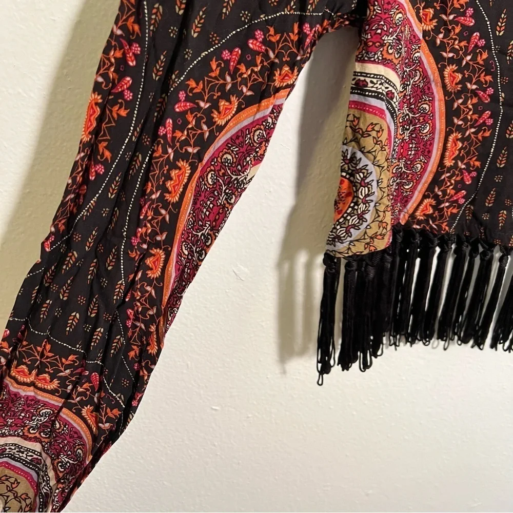 Gypsy Warrior Women's Size Small Crop Top Fringe Long Sleeve Mandala Print Black